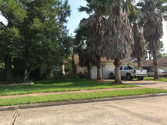 2nd image of 15527 Barbarossa Dr