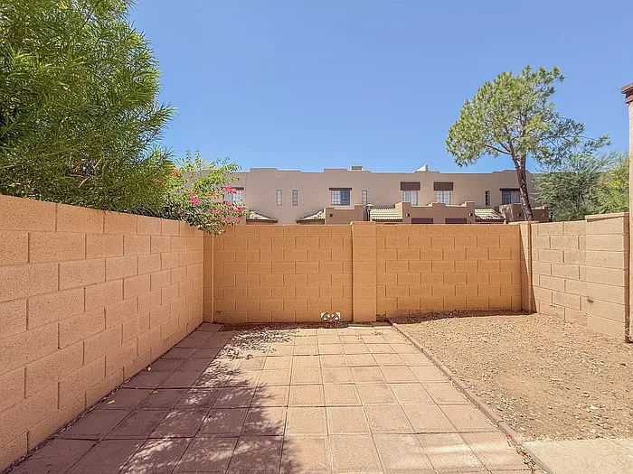 1935 W Morten Ave #27 — Photo 23