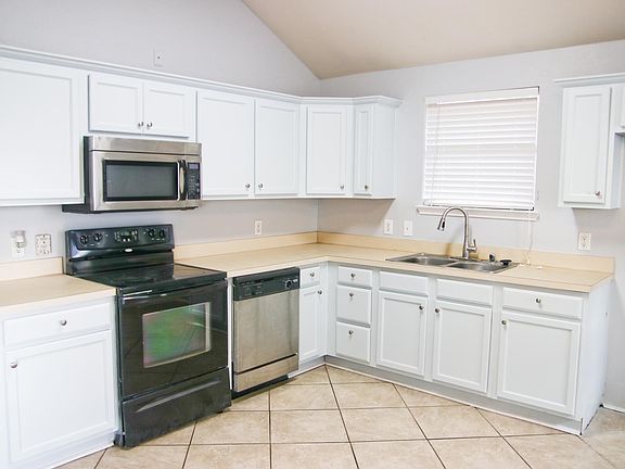 5th image of 2024 Sunny Side Dr