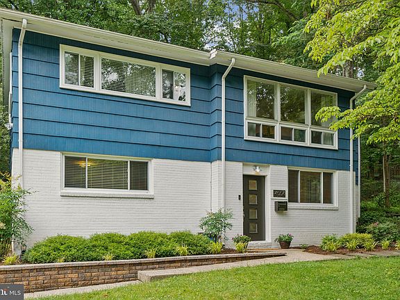 2nd image of 4004 Wexford Dr