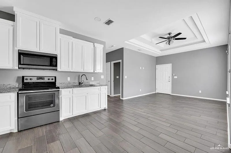 2 bed, 2.0 bath, 3612 sqft, $900 — Photo 3