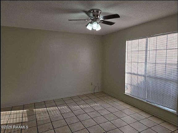 2nd image of 136 Hummingbird Ln