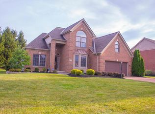 323 Shalebrook Dr, Powell, OH
