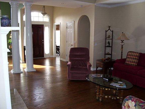 3rd image of 324 Kirkwood Dr