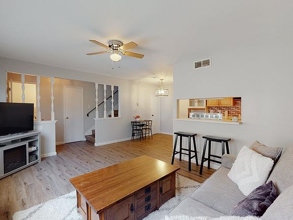 4th image of 1118 Casita Dr #Ii
