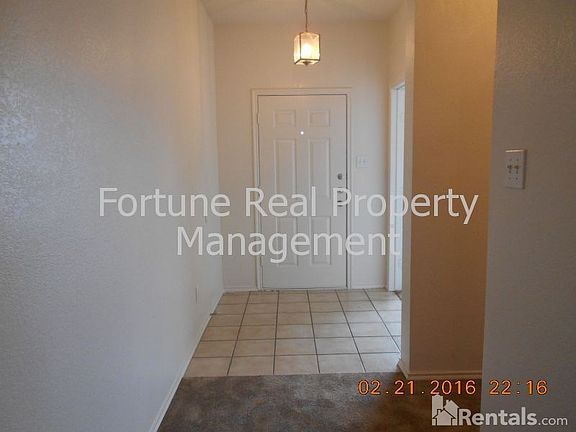 3rd image of 629 Horseshoe Ct