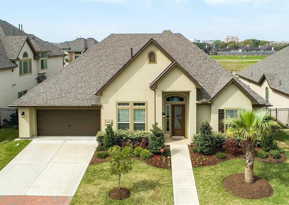 1st image of 608 Amalfi Dr