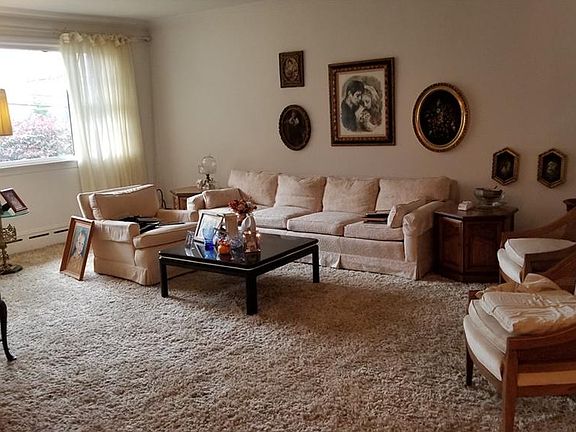 4th image of 25 Oak Dr