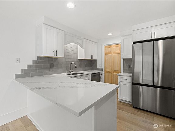 4th image of 12010 Slater Avenue NE #E-3