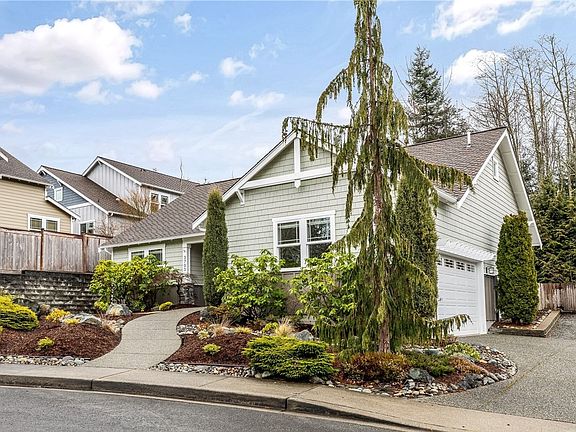 2nd image of 2703 Fir Crest Blvd