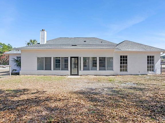 2nd image of 2409 Sweetheart Ln