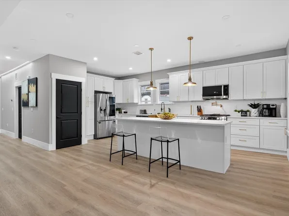 19 Standard St #1, Mattapan, MA 02126