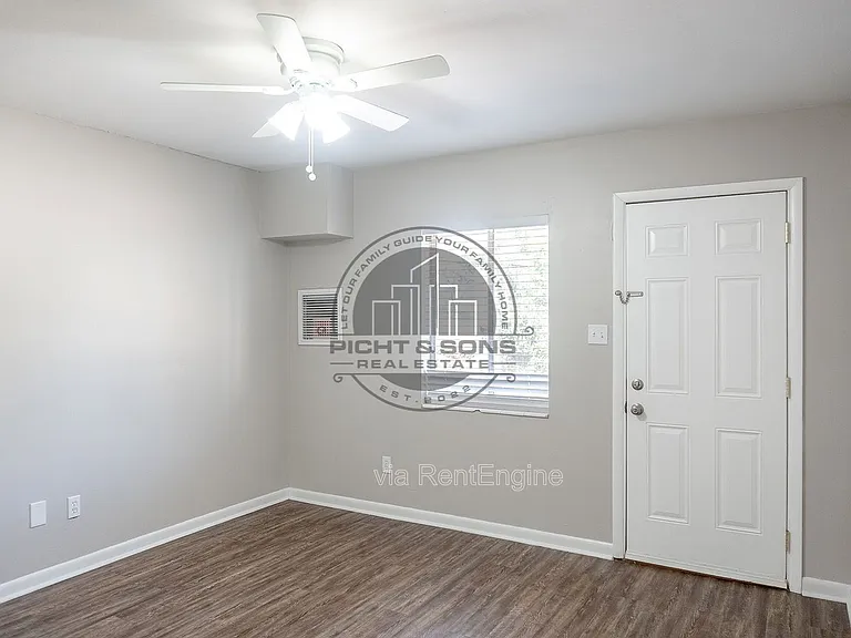 414 Hayden Rd — Photo 6