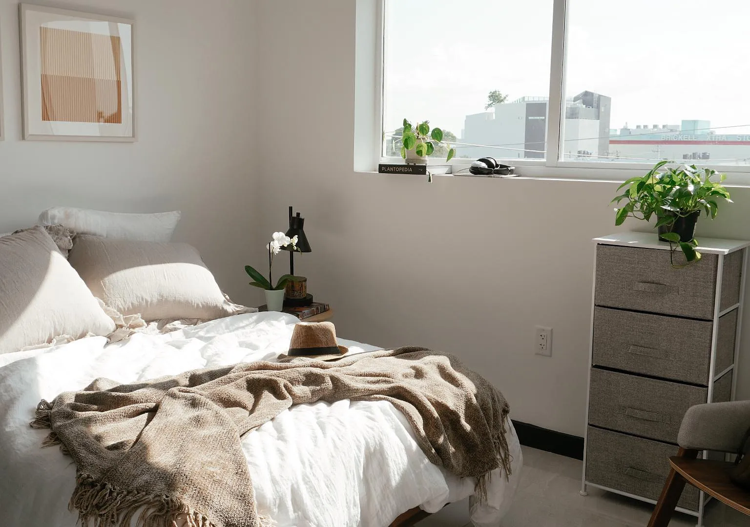 542 SW 7th St - 310 (Furnished Room) — Photo 1