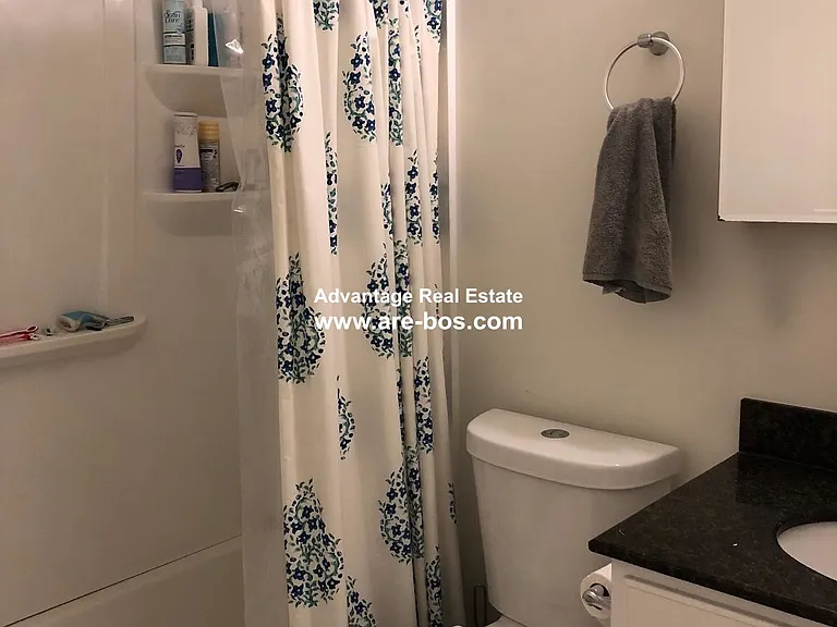 121 Webster Ave #6 — Photo 5