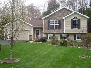 5 Cheyene Ct, Gansevoort, NY 12831