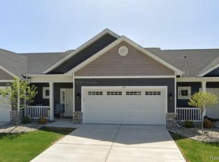 107 Crescent Ave, Linden, MI 48451