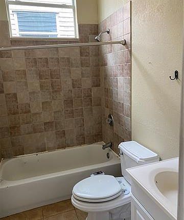4th image of 2723 Orleans Ave