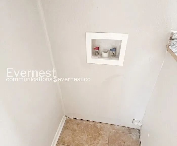 8044 Oakbrook Dr — Photo 16