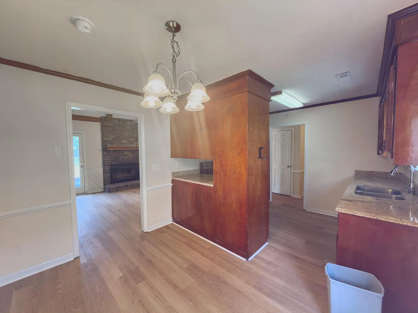 3 bed, 1338 sqft, $1,950 — Photo 4