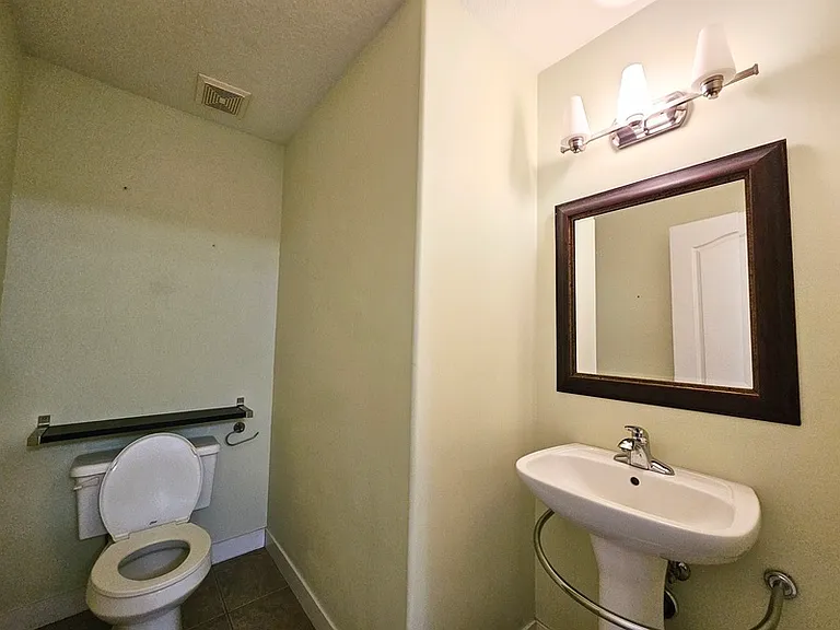 1383 Rutherford Rd SW — Photo 16