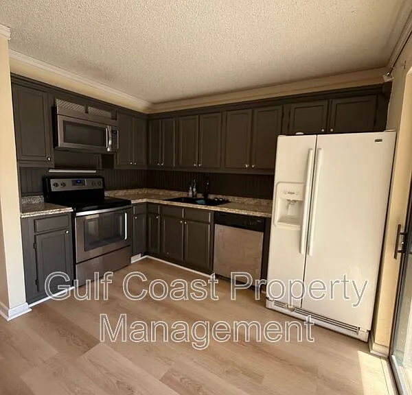 5249 Cedarbend Dr #1 — Photo 6