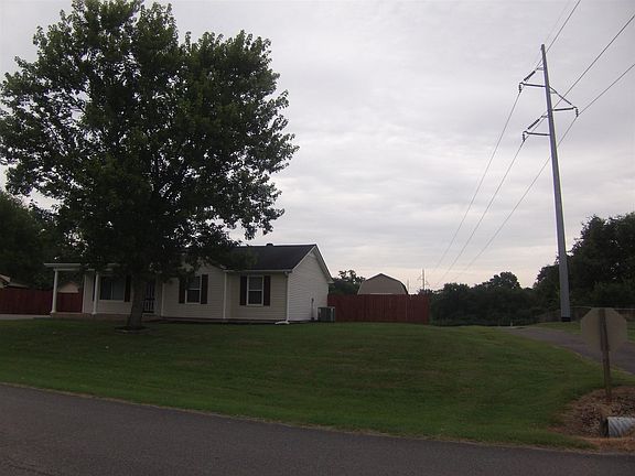 2nd image of 202 Windellwood Cir