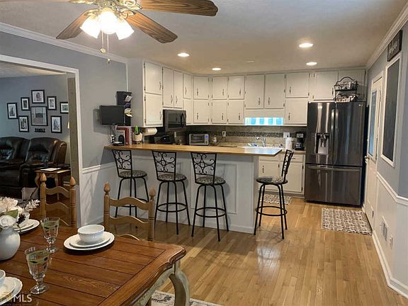 4th image of 505 Country Lake Dr
