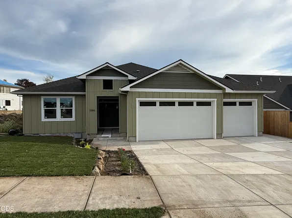 3366 Viewpoint Dr, Medford, OR 97504