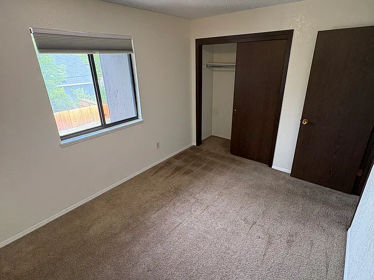 2100 Van Lennen Ave — Photo 8