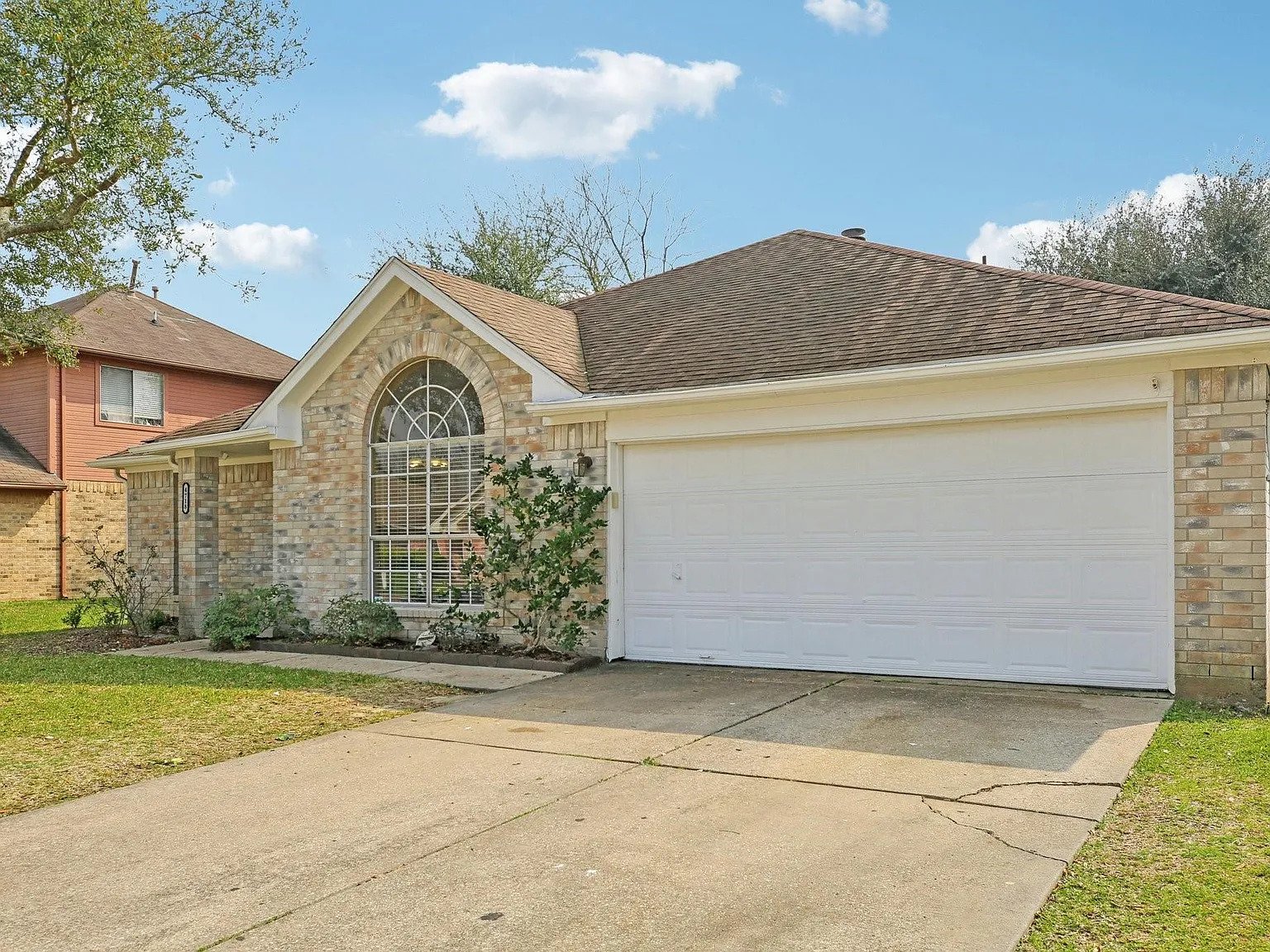 3 bed, 2.0 bath, 1520 sqft, $2,000 — Photo 3