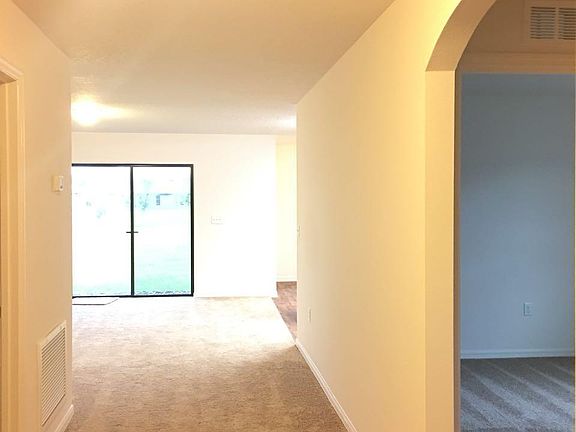3rd image of 2443 Bexley Dr