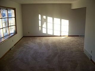 5th image of 647 Lincoln Blvd