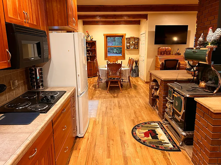 3330 Castle Lake Rd — Photo 7