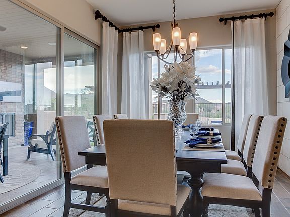 Cozy dining room