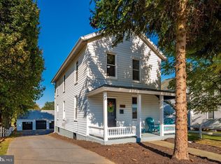 550 W 8th St, Waynesboro, PA 17268