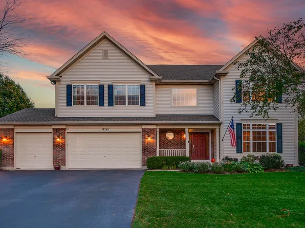 14241 Oakwood Ct, Libertyville, IL 60048