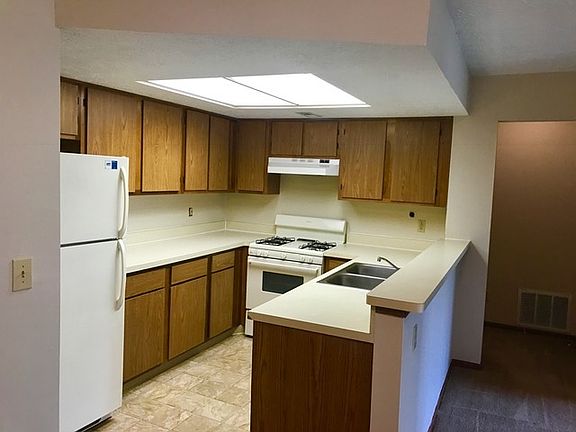 2nd image of 2705 Greystone Dr #Gd2705