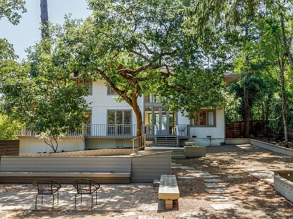 3rd image of 1611 Manzanita Avenue