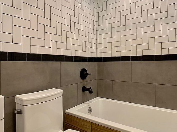 2nd image of 425 S 5th St #3M