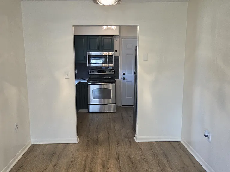 1802 W House St #B — Photo 10