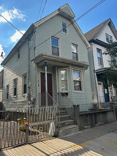 418 John St #1 Photo 1
