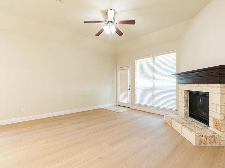 612 Calliopsis St — Photo 13
