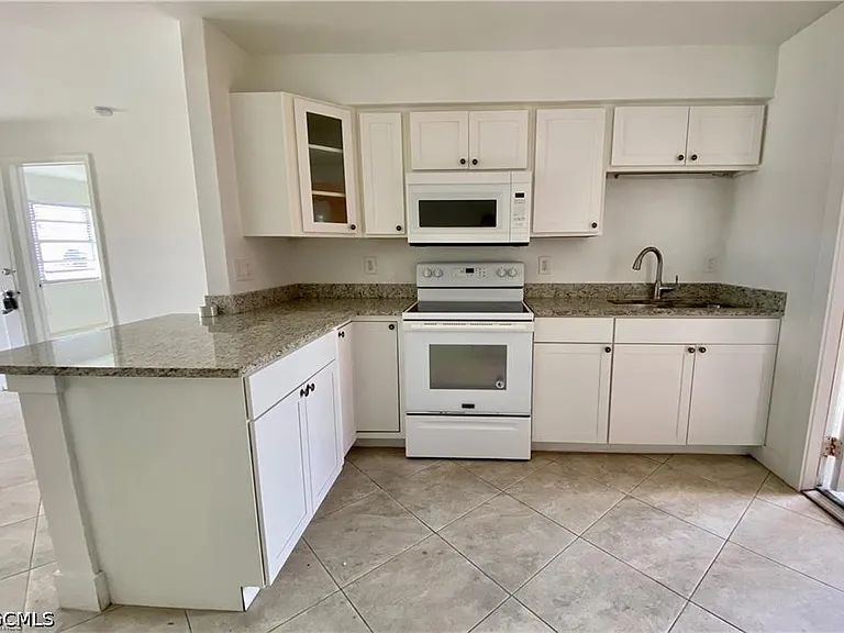4819 Marine Dr #1 — Photo 7