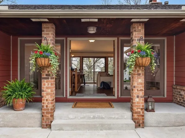 5740 Rosewood Ln N, Plymouth, MN 55442