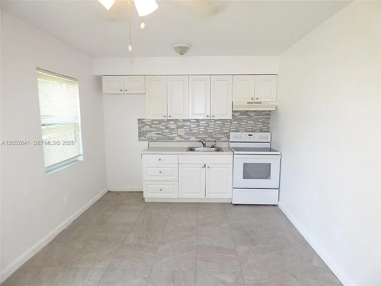 2322 Johnson St #1 — Photo 6
