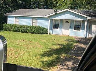 6425 Parliament St, Moss Point, MS 39563