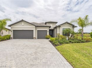 1801 Hagen Ct, Naples, FL 34120