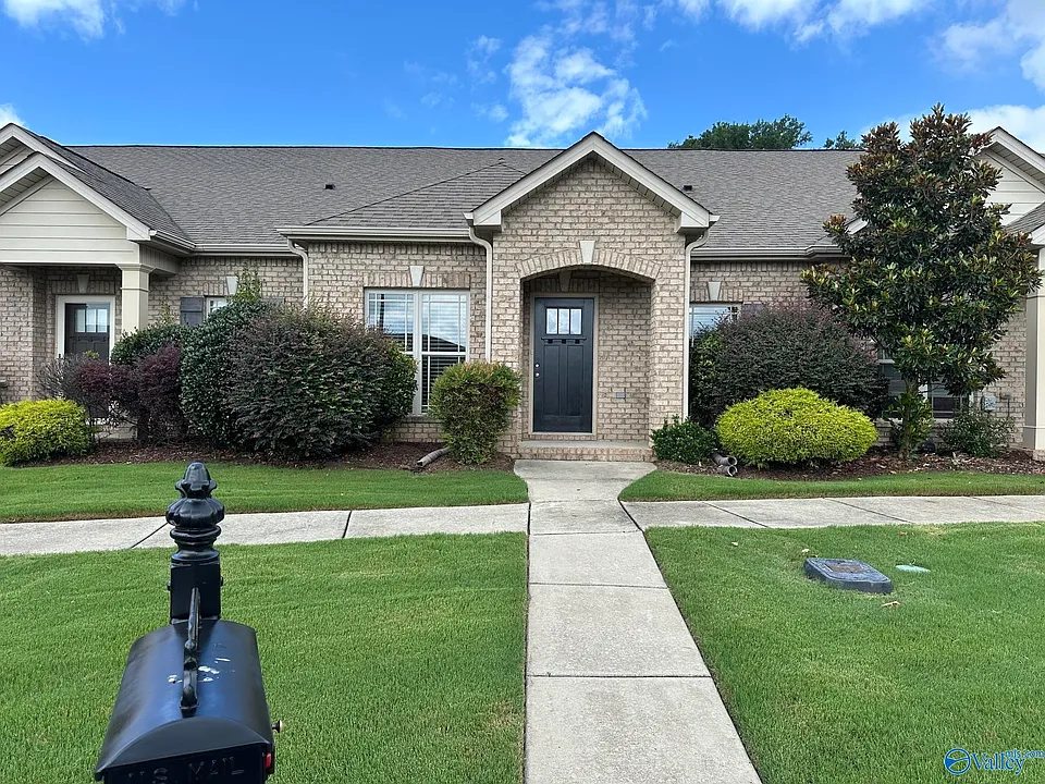 44 Cypress Point Dr SW