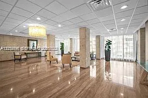 Hemispheres Condo — Photo 2